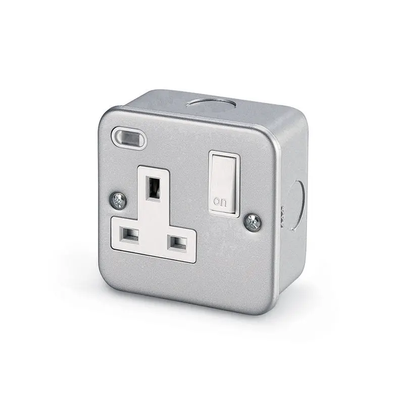 13A Rcd-Protected Socket With Indicator Light & Shutter – Scame 1